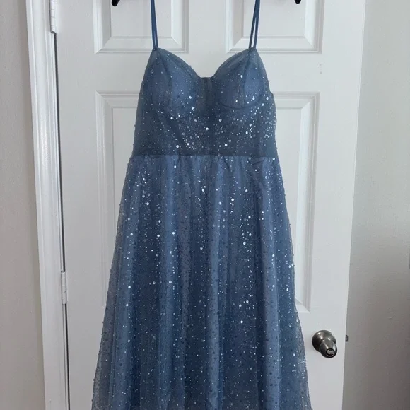 Elegant Blue Sequin Prom Dress - Picture 1 of 7